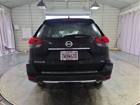 Used 2017 Nissan Rogue SL image 6