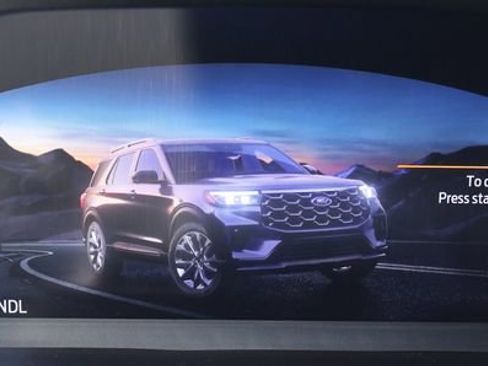 Used 2025 Ford Explorer Active w/ Active Comfort Package AWD/4WD image 9