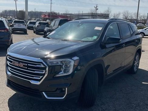 Certified 2024 GMC Terrain SLT image 4