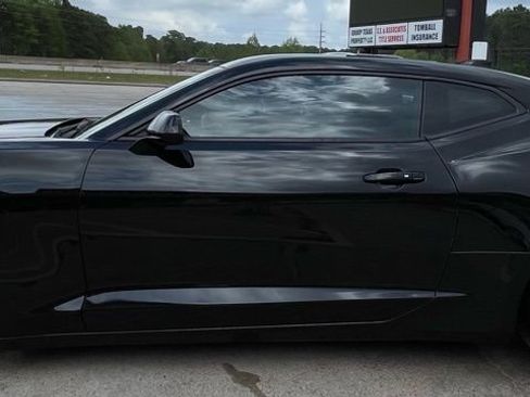 Used 2016 Chevrolet Camaro SS image 8