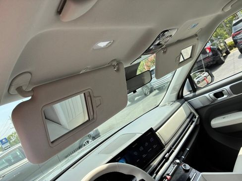 Used 2025 Hyundai Santa Fe SEL AWD/4WD image 43