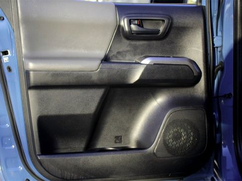 Used 2019 Toyota Tacoma TRD Sport image 29