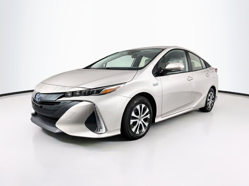 Used 2020 Toyota Prius Prime XLE FWD image 3