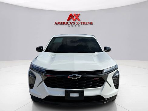 Used 2025 Chevrolet Trax RS w/ Sunroof Package FWD image 8