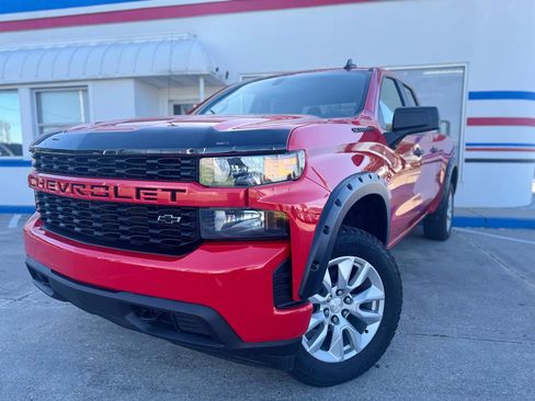 Used 2019 Chevrolet Silverado 1500 Custom image 3
