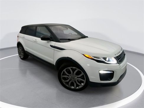 Used 2019 Land Rover Range Rover Evoque SE image 1