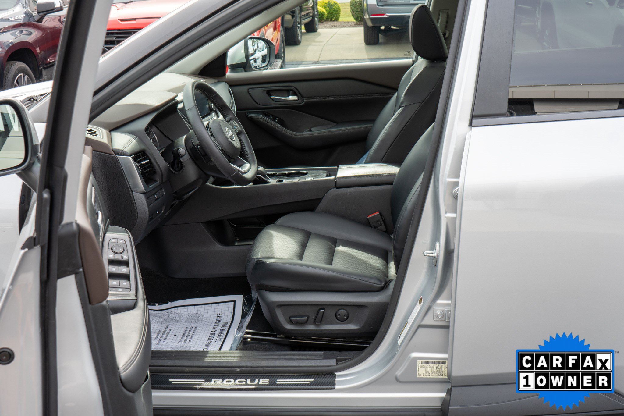 Used 2022 Nissan Rogue SV w/ SV Premium Package FWD image 28
