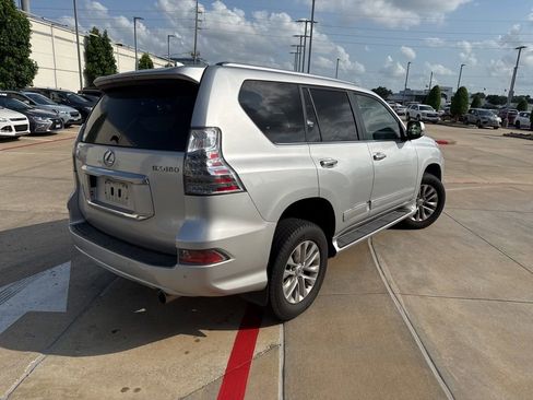 Used 2017 Lexus GX 460 Premium AWD/4WD image 2