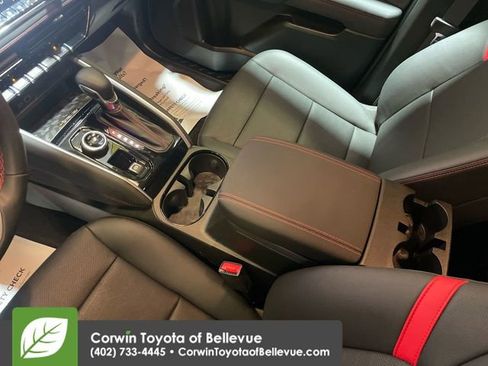 Used 2024 Chevrolet Colorado Z71 image 17