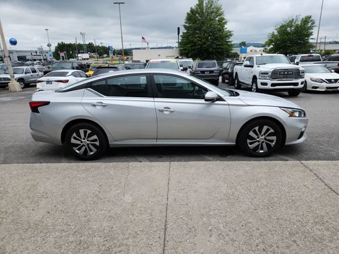 Used 2020 Nissan Altima 2.5 S FWD image 6