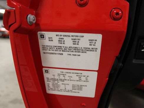 Used 1996 Chevrolet Corvette Base 2dr Hatchback image 38