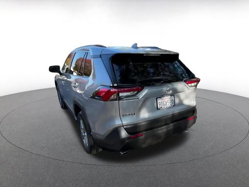 Used 2025 Toyota RAV4 XLE image 11