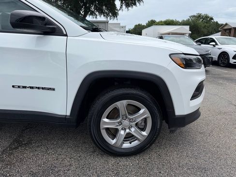 Used 2024 Jeep Compass Latitude AWD/4WD image 11