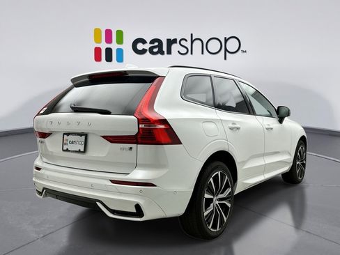 Used 2025 Volvo XC60 B5 Plus image 5