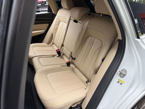 Used 2022 Audi Q5 2.0T Premium Plus w/ Premium Plus Package AWD/4WD image 29