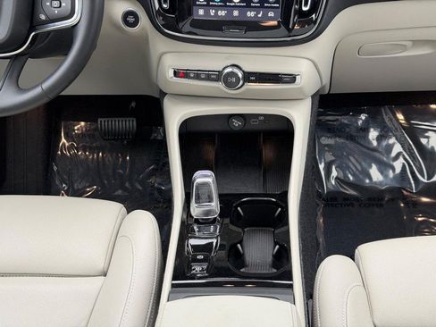 Certified 2026 Volvo XC40 B5 Plus AWD/4WD image 15