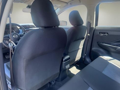 Used 2025 Nissan Versa SV FWD image 17