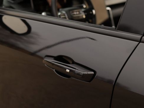 Used 2025 GMC Acadia Elevation image 39