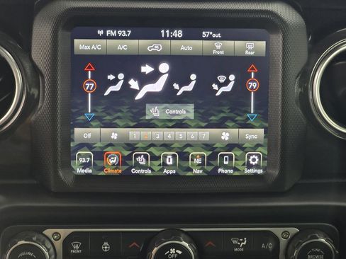 Used 2022 Jeep Wrangler Unlimited Rubicon w/ Trailer Tow Package image 39