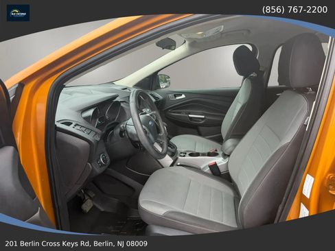 Used 2016 Ford Escape SE w/ Equipment Group 201A FWD image 11