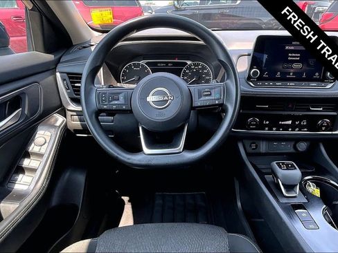 Used 2024 Nissan Rogue SV AWD/4WD image 11
