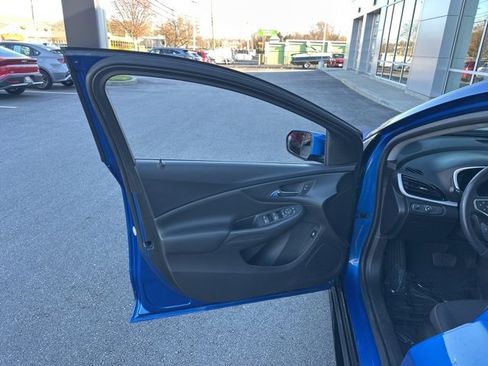 Used 2017 Chevrolet Volt LT w/ Comfort Package image 28