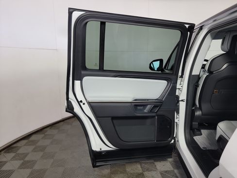 Used 2024 Rivian R1S Adventure AWD/4WD image 17
