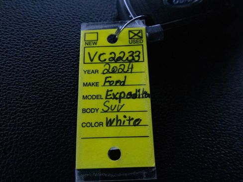Used 2024 Ford Expedition Max XLT AWD/4WD image 25