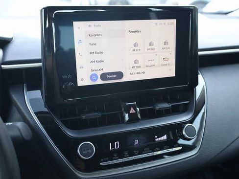 Used 2025 Toyota Corolla LE image 17