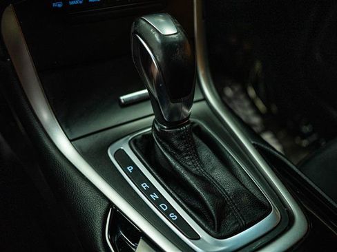 Used 2018 Ford Edge SEL FWD image 20