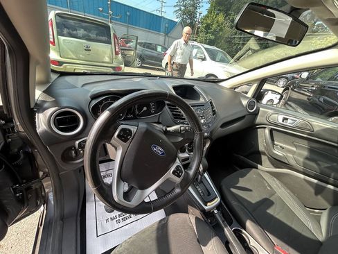 Used 2016 Ford Fiesta SE FWD image 5