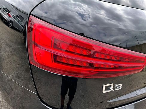 Used 2018 Audi Q3 2.0T Premium FWD image 28