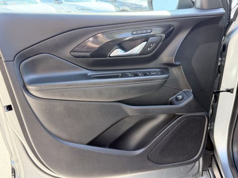 Used 2024 GMC Terrain AT4 image 12