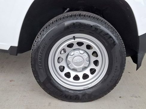 Used 2025 Chevrolet Colorado W/T w/ WT Convenience Package II image 8