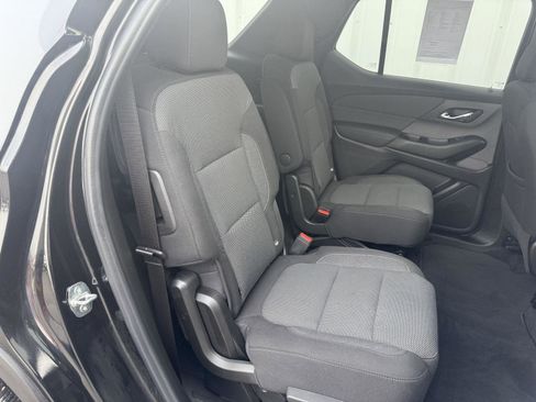 Used 2023 Chevrolet Traverse LT image 24