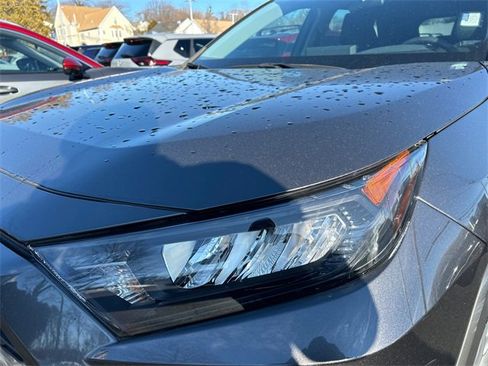 Used 2022 Toyota RAV4 LE image 7