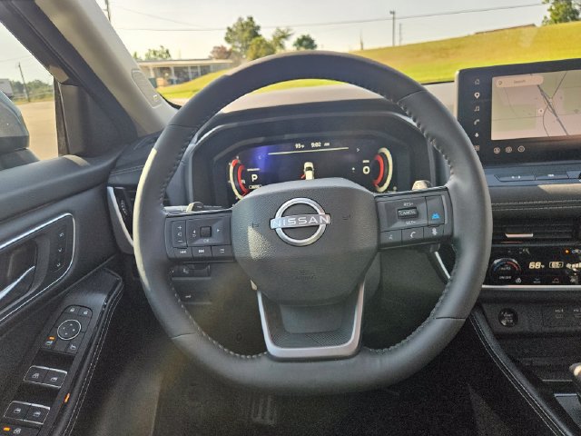 Used 2026 Nissan Rogue Platinum w/ Platinum Premium Package AWD/4WD image 14