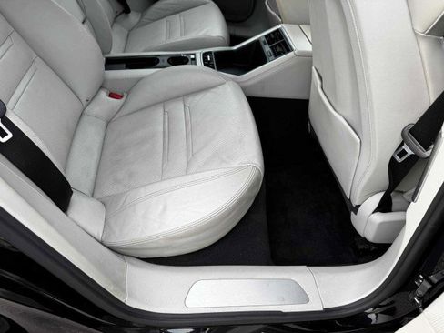 Used 2017 Porsche Panamera image 46