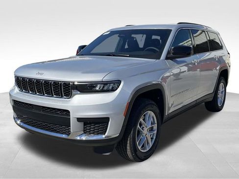 New 2025 Jeep Grand Cherokee L Laredo image 3