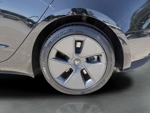 Used 2023 Tesla Model 3 Standard Range RWD image 11