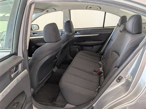 Used 2010 Subaru Legacy 2.5i image 9