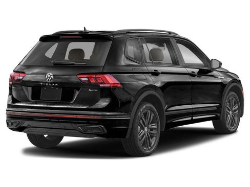 Certified 2022 Volkswagen Tiguan SE R-Line FWD image 2