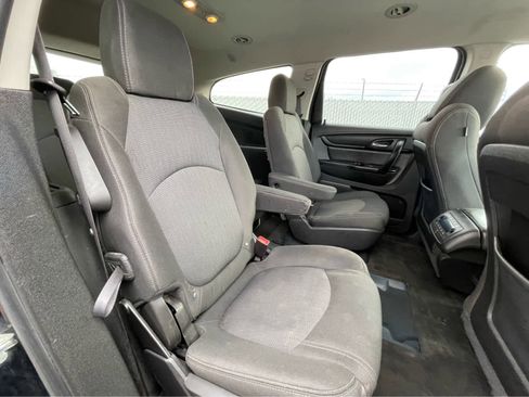 Used 2017 Chevrolet Traverse LT image 27