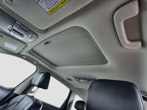 Used 2025 Kia Telluride S FWD image 26