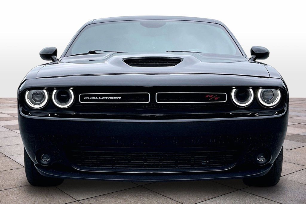 Used 2022 Dodge Challenger R/T RWD image 3