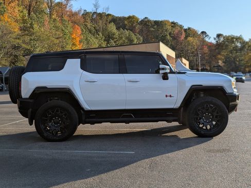 Used 2024 GMC Hummer EV 2X w/ LPO, Sport Package image 10
