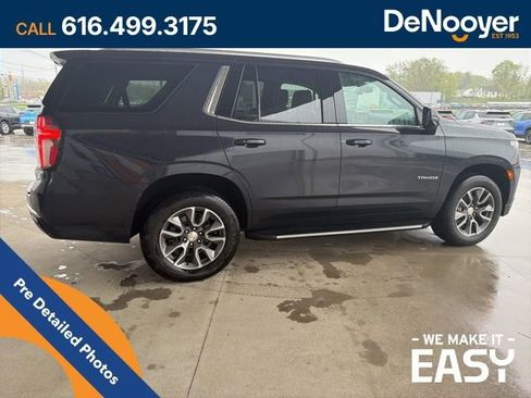 Used 2022 Chevrolet Tahoe LT w/ Luxury Package AWD/4WD image 4