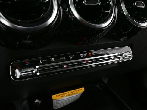 New 2026 Mercedes-Benz GLB 250 image 14
