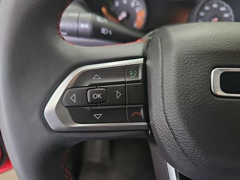 Used 2025 Jeep Compass Trailhawk AWD/4WD image 16