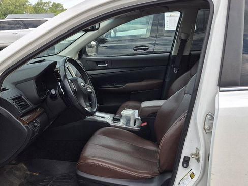 Used 2014 Subaru Outback 2.5i Limited AWD/4WD image 6